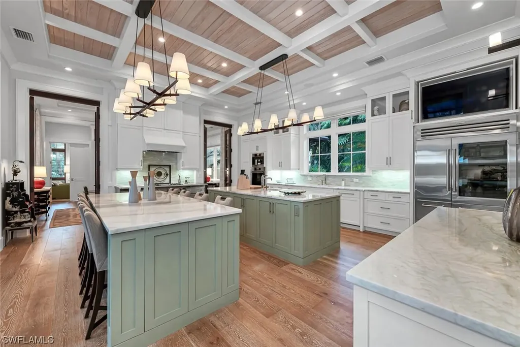 2284 Crayton Road Naples FL 34103