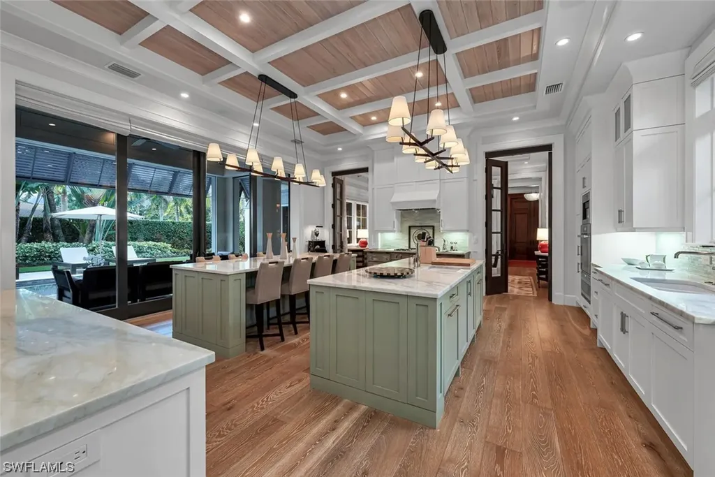2284 Crayton Road Naples FL 34103