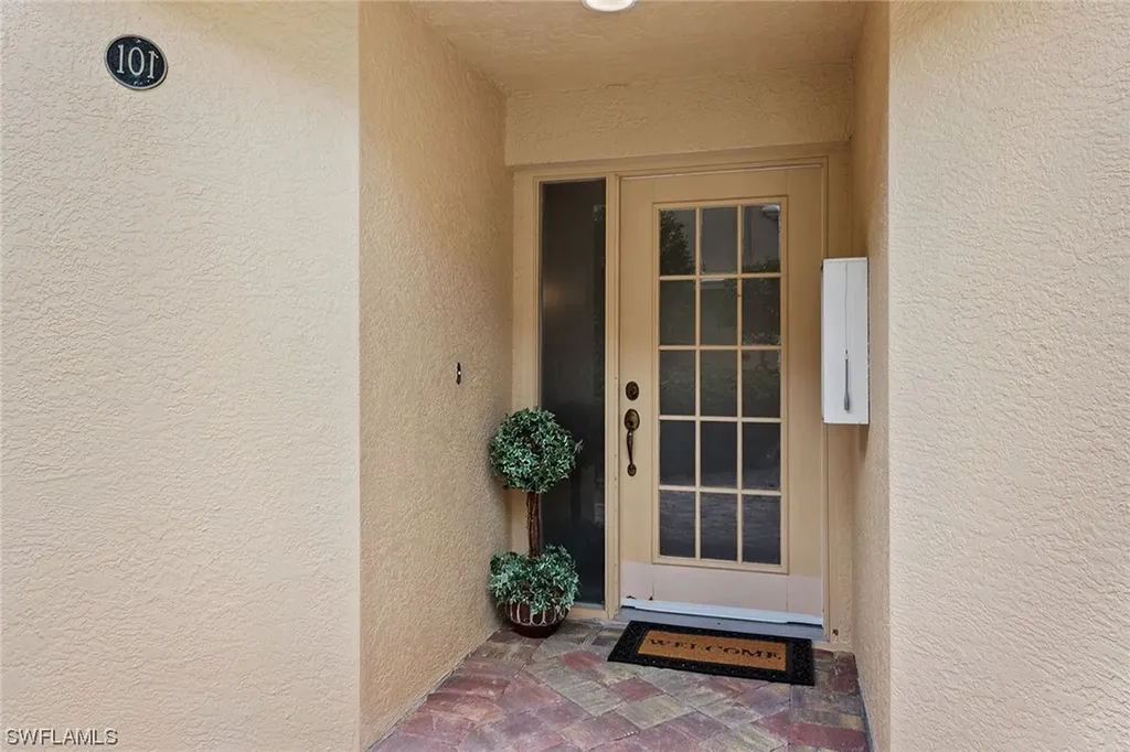 3950 Deer Crossing Court Naples FL 34114