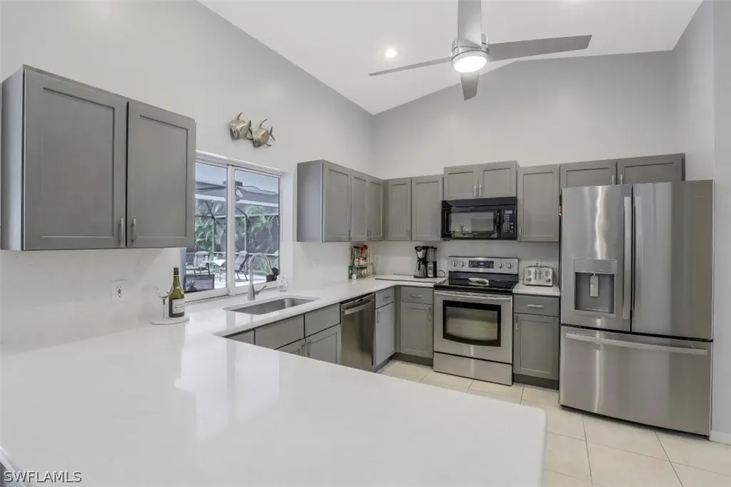 3106 SE 8th Place Cape Coral FL 33904