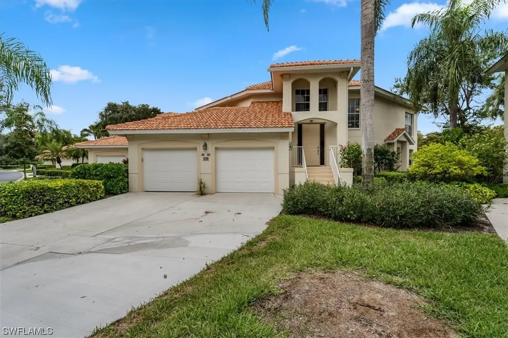 Naples FL, 1229 Egrets Landing, Unit 204
