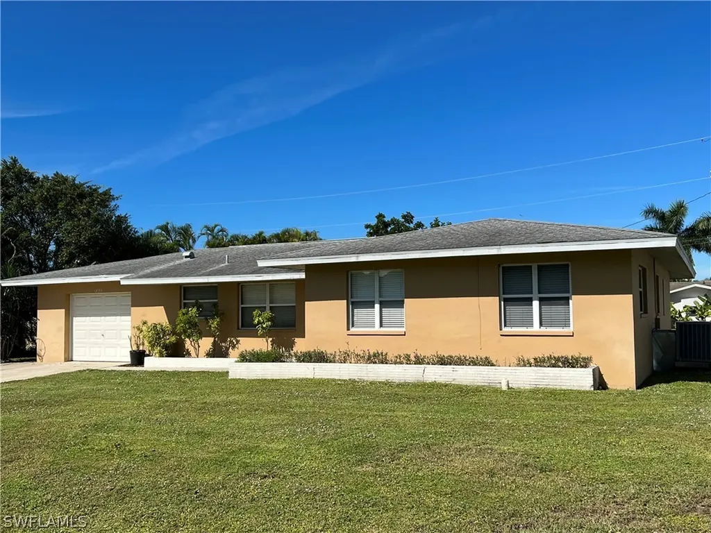 1235 SE 44th Street Cape Coral FL 33904