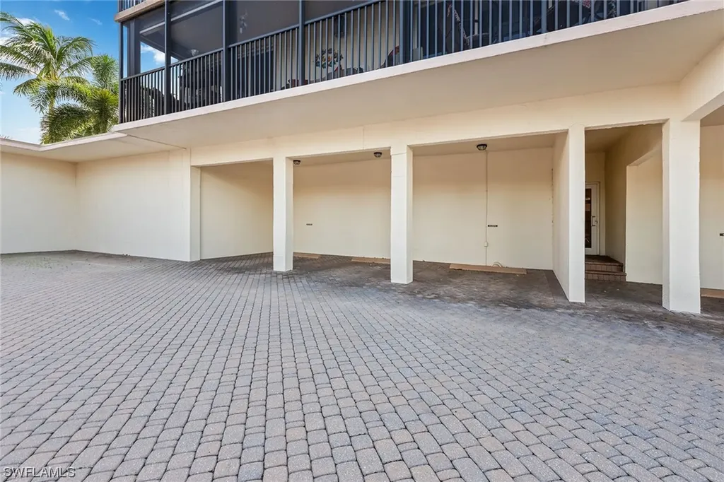 2170 Gulf Shore Boulevard N Naples FL 34102