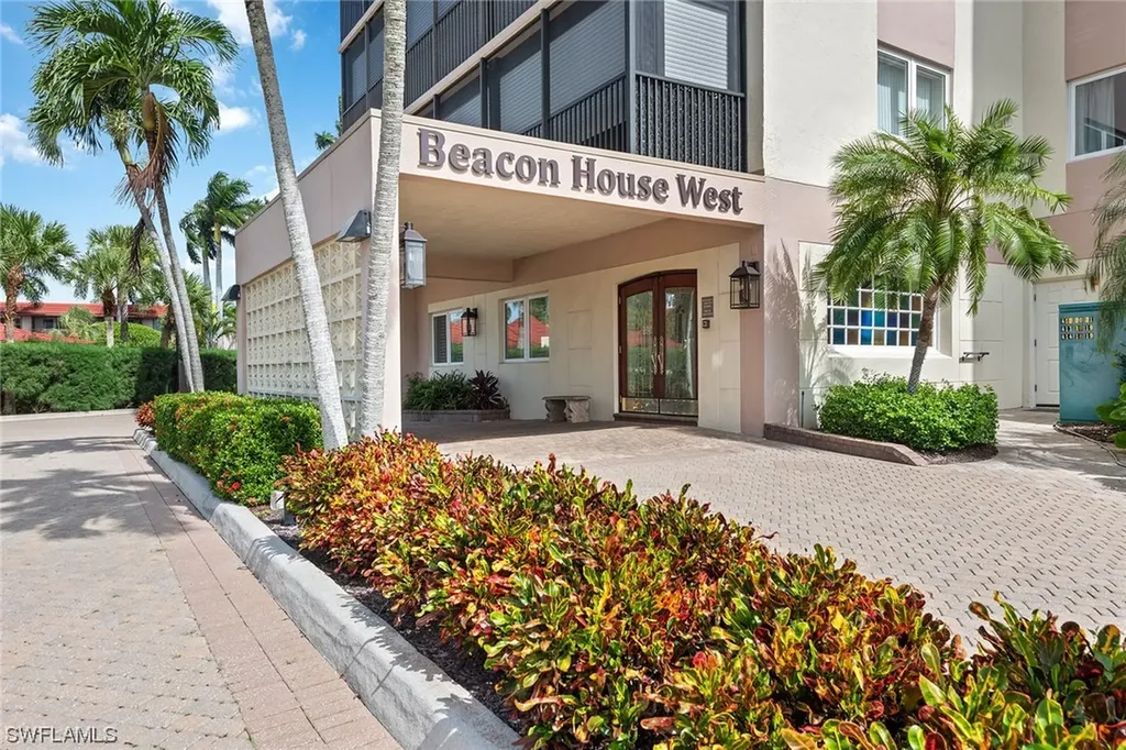 2170 Gulf Shore Boulevard N Naples FL 34102