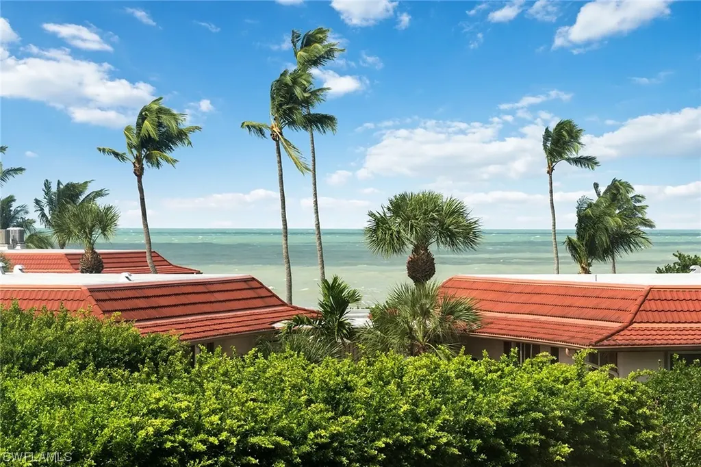 2170 Gulf Shore Boulevard N Naples FL 34102