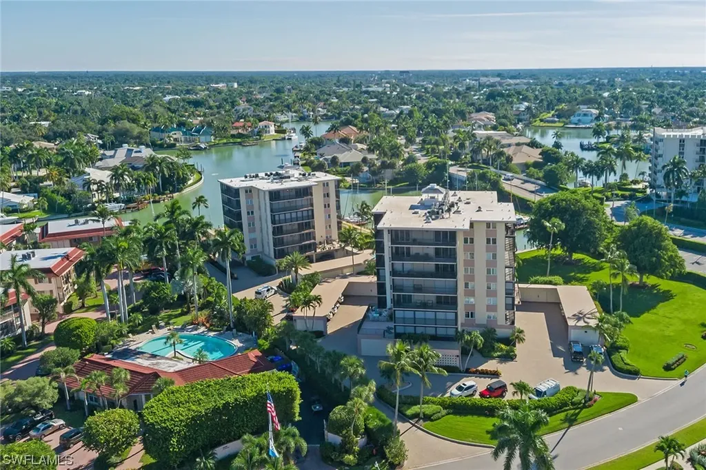 2170 Gulf Shore Boulevard N Naples FL 34102