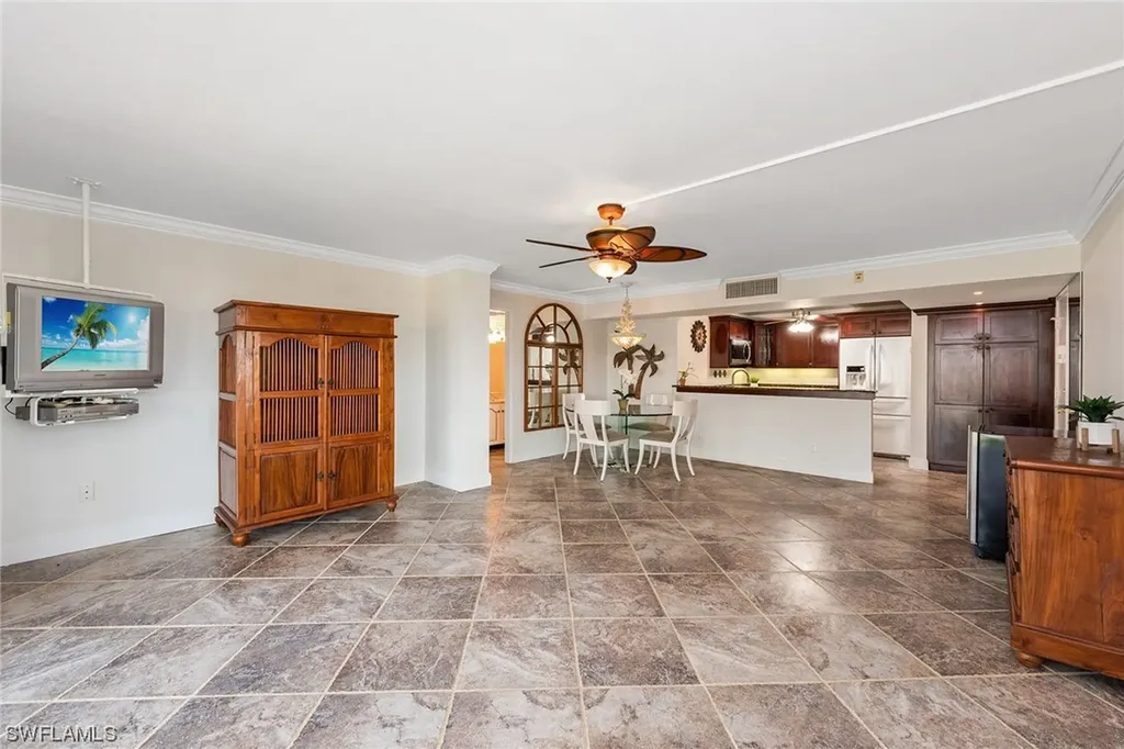 2170 Gulf Shore Boulevard N Naples FL 34102
