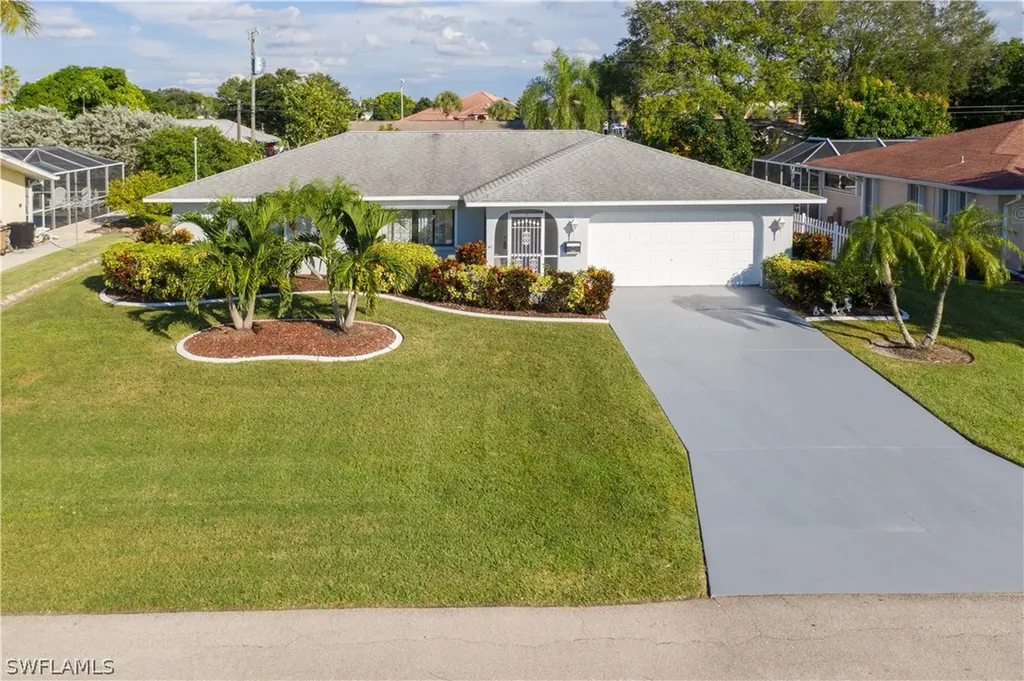 3517 SE 8th Place Cape Coral FL 33904