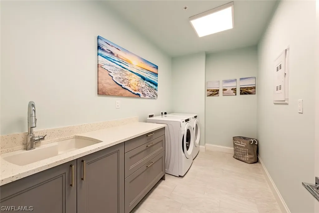 1111 Central Avenue Naples FL 34102