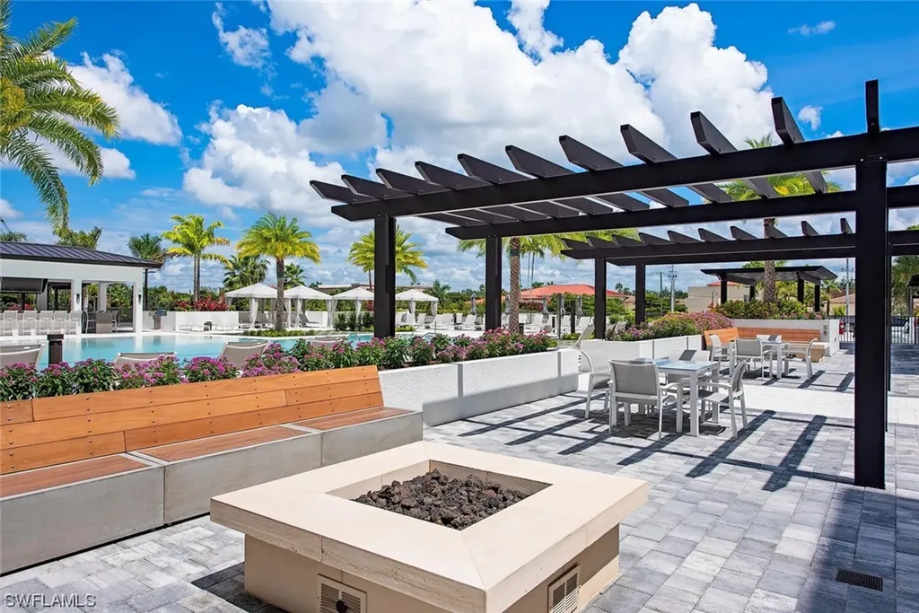1111 Central Avenue Naples FL 34102
