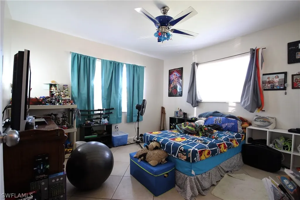 4115/4119 SW Santa Barbara Place Cape Coral FL 33914