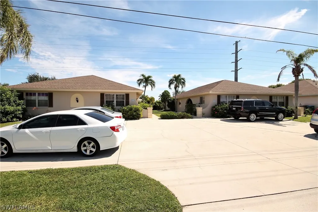4115/4119 SW Santa Barbara Place Cape Coral FL 33914