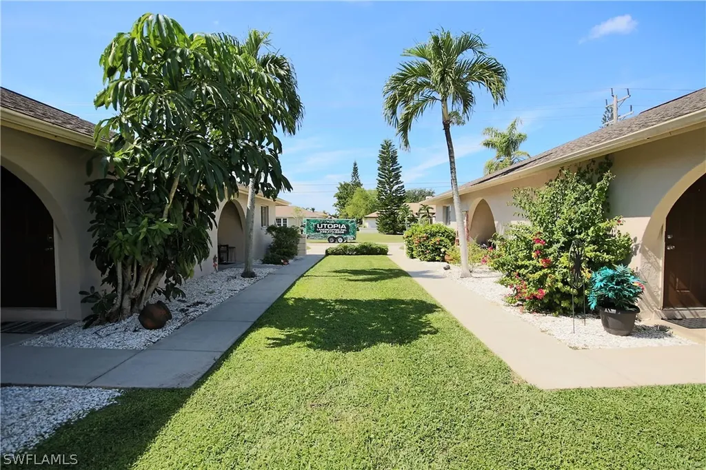 4115/4119 SW Santa Barbara Place Cape Coral FL 33914