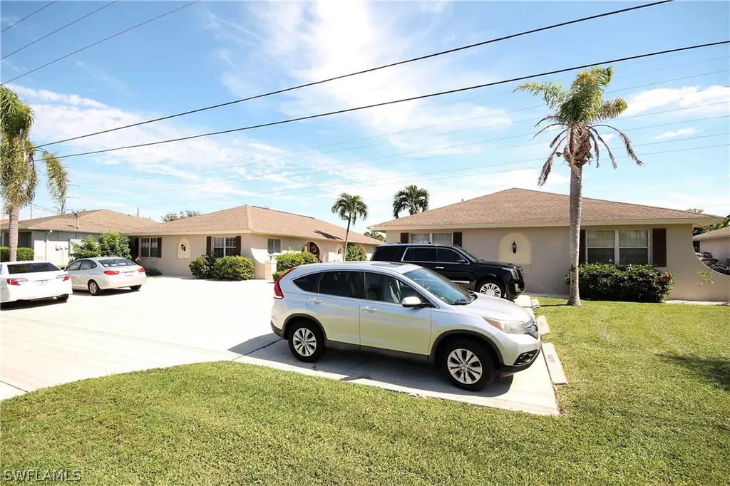 4115/4119 SW Santa Barbara Place Cape Coral FL 33914