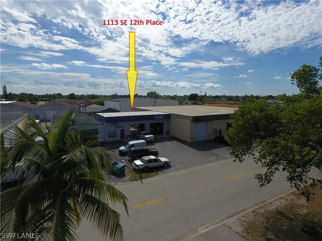 1113 SE 12th Place Cape Coral FL 33990