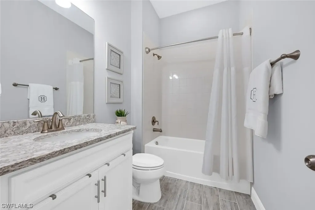 3821 Helmsman Drive Naples FL 34120