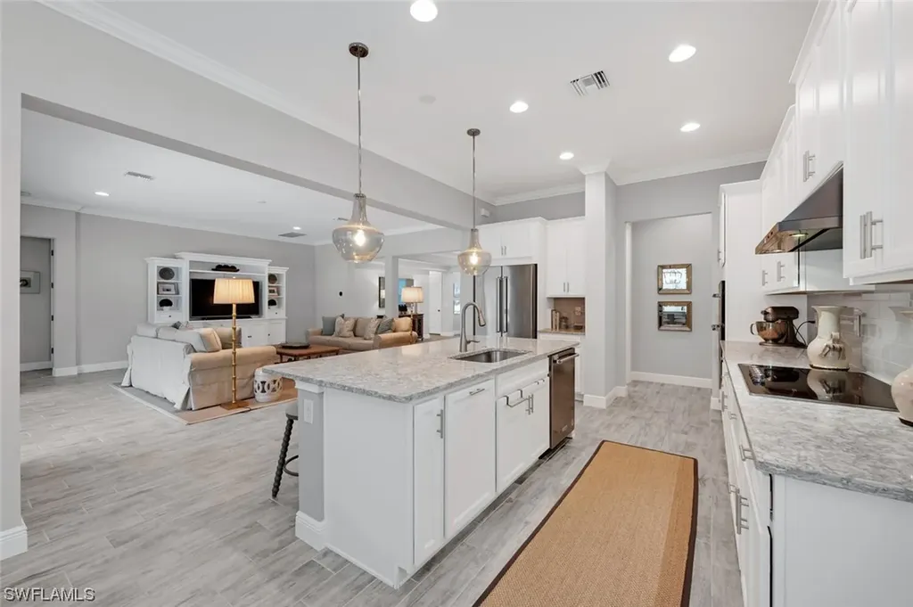 3821 Helmsman Drive Naples FL 34120