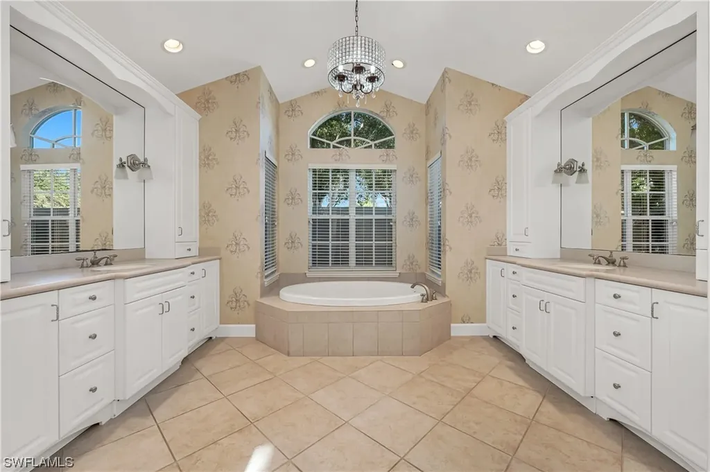 402 Rosemeade Lane Naples FL 34105