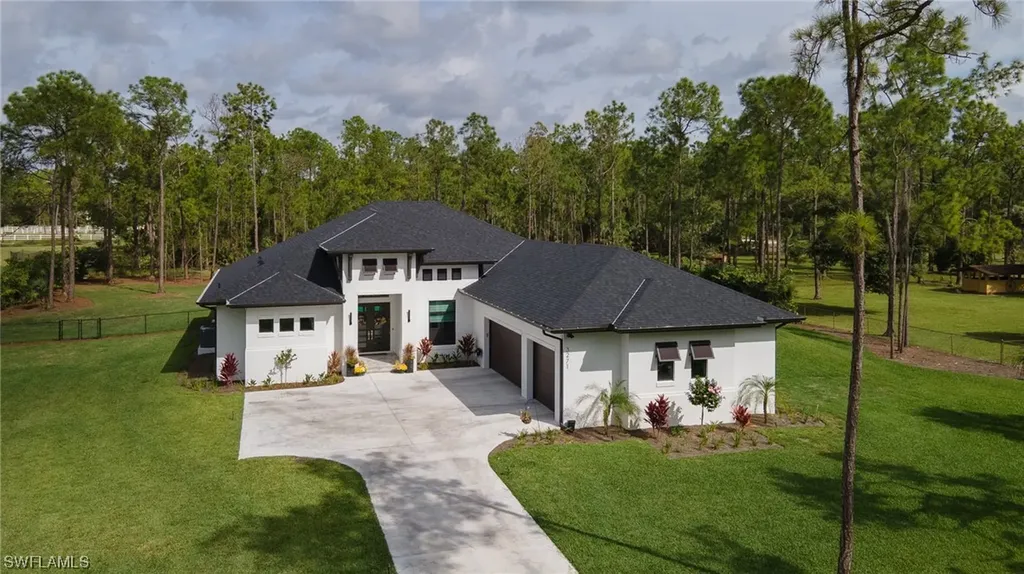 2088 Oakes Boulevard Naples FL 34119