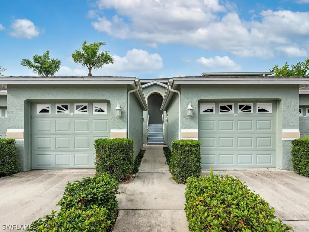 895 New Waterford Drive Naples FL 34104