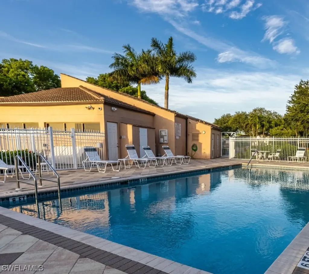 895 New Waterford Drive Naples FL 34104