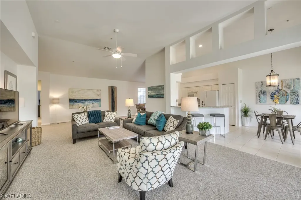 Naples FL, 2140 Aberdeen Lane, Unit 8-202