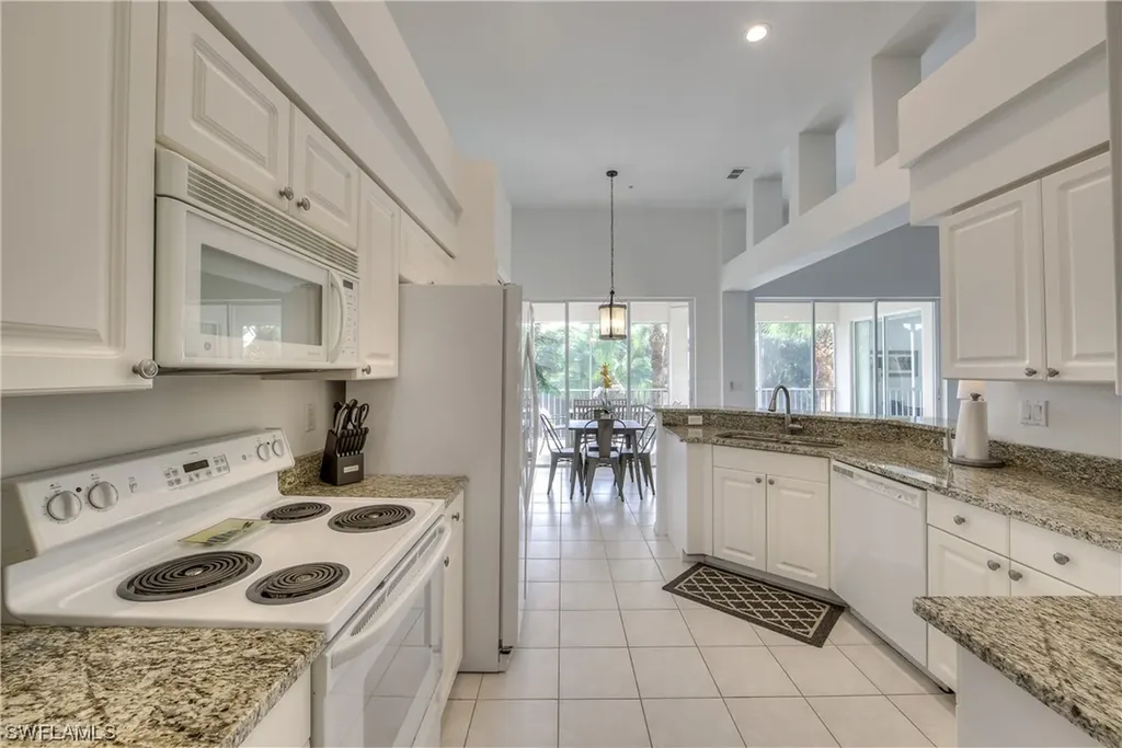 2140 Aberdeen Lane Naples FL 34109
