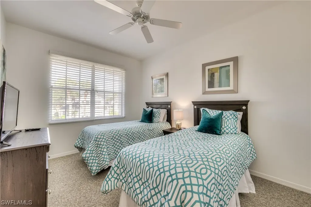 2140 Aberdeen Lane Naples FL 34109
