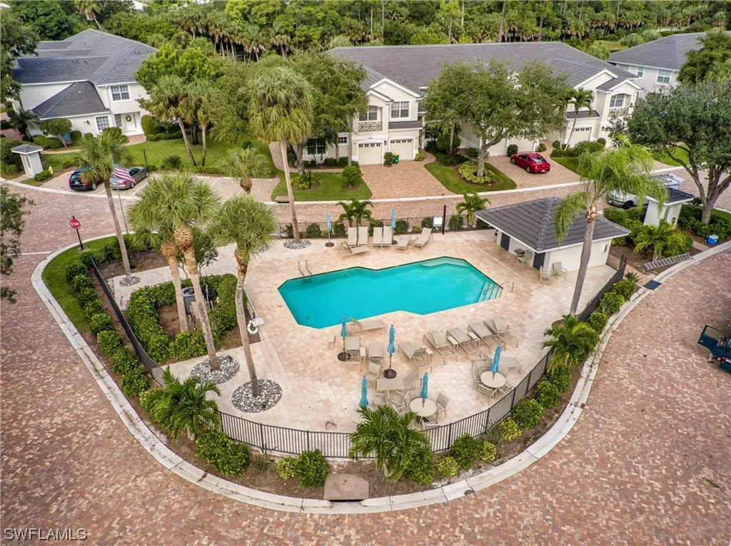 2140 Aberdeen Lane Naples FL 34109