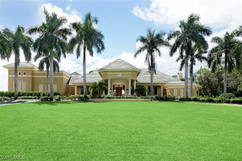 2140 Aberdeen Lane Naples FL 34109