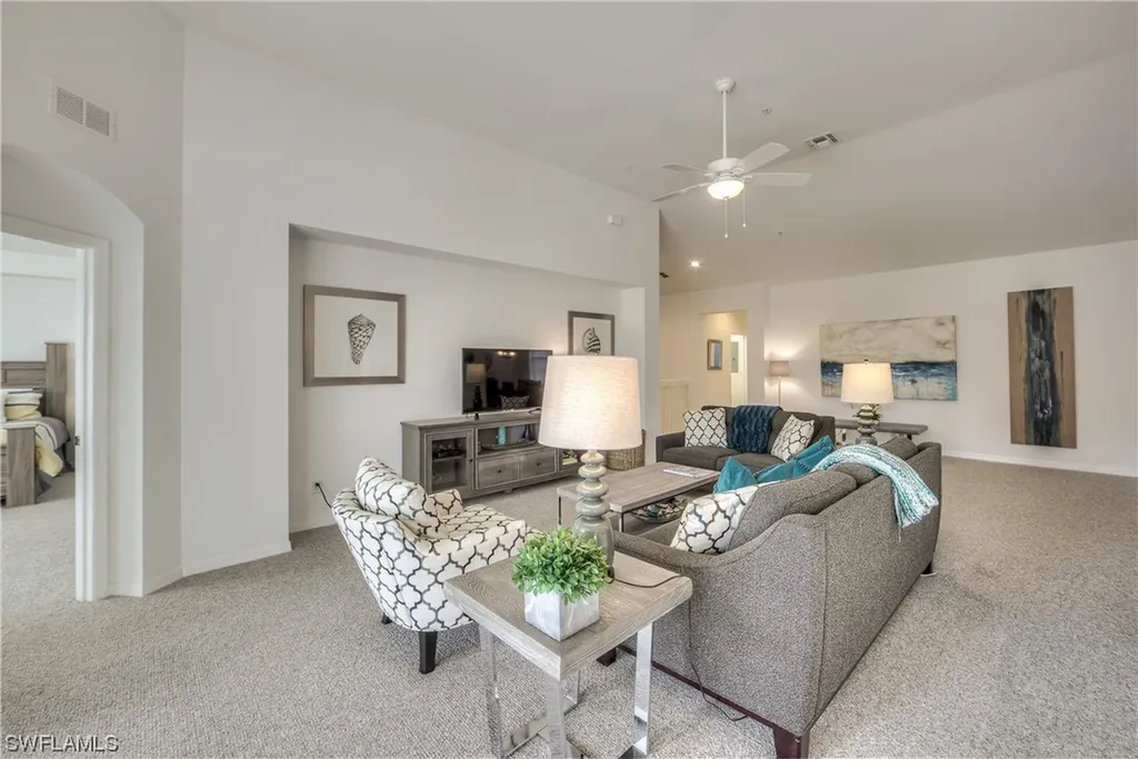 2140 Aberdeen Lane Naples FL 34109