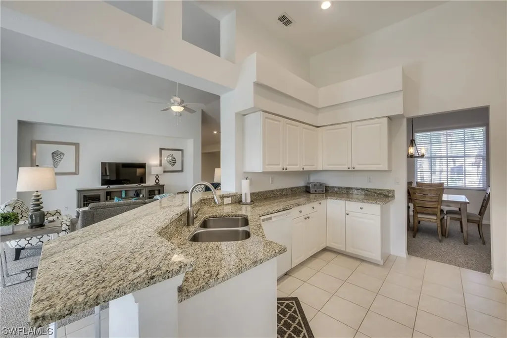 2140 Aberdeen Lane Naples FL 34109