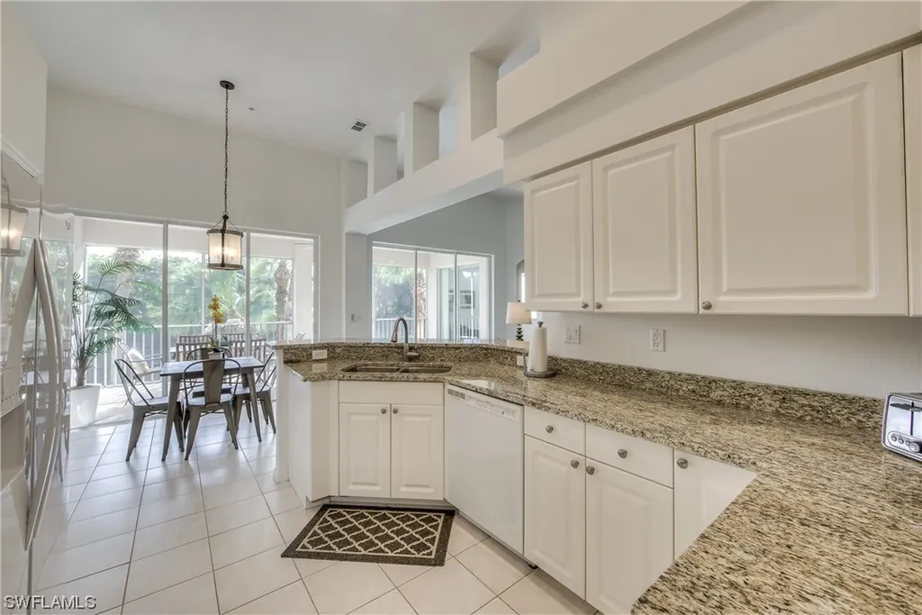 2140 Aberdeen Lane Naples FL 34109