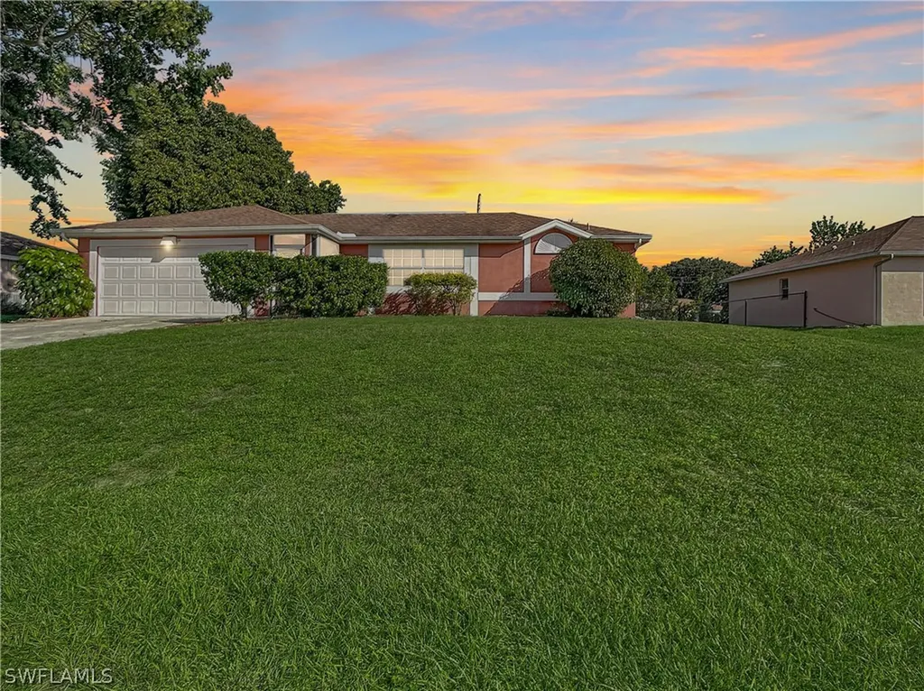 1105 NE 9th Terrace Cape Coral FL 33909