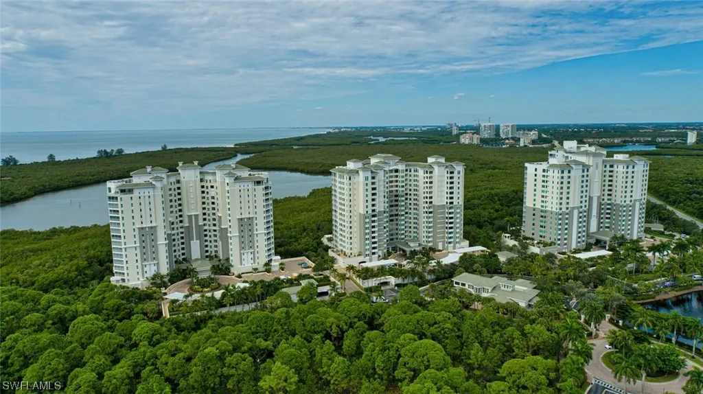 285 Grande Way Naples FL 34110