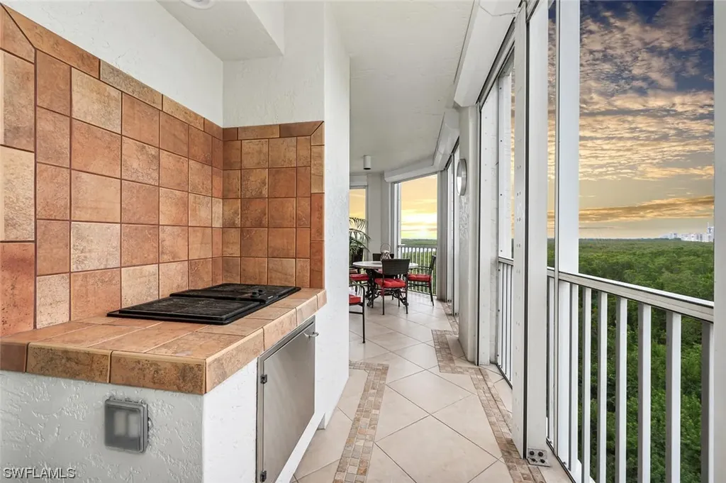 285 Grande Way Naples FL 34110