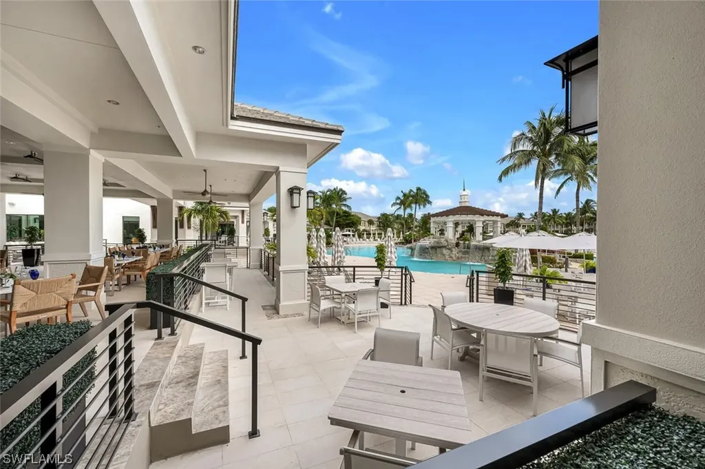 285 Grande Way Naples FL 34110