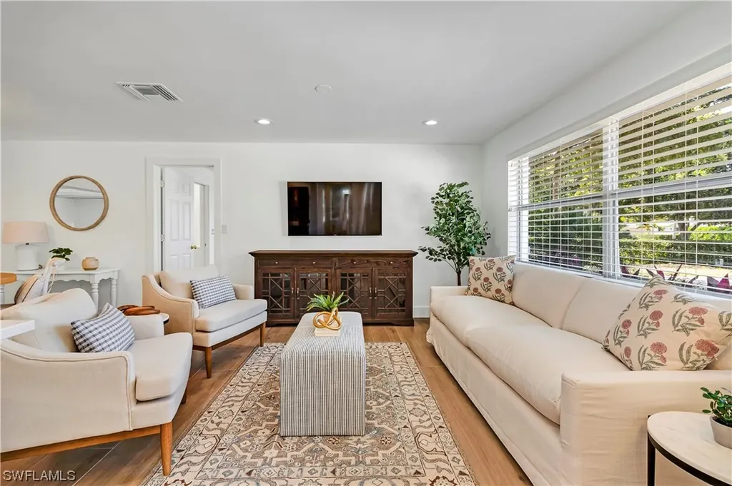 Naples FL, 1530 Mandarin Road