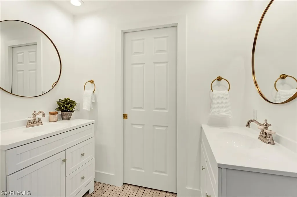 1530 Mandarin Road Naples FL 34102