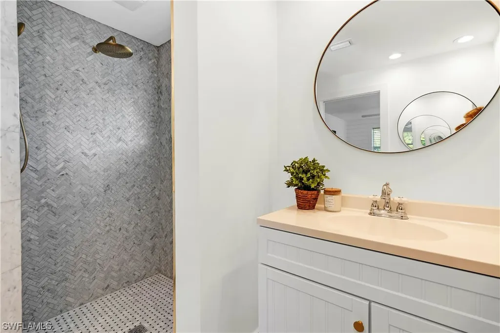 1530 Mandarin Road Naples FL 34102