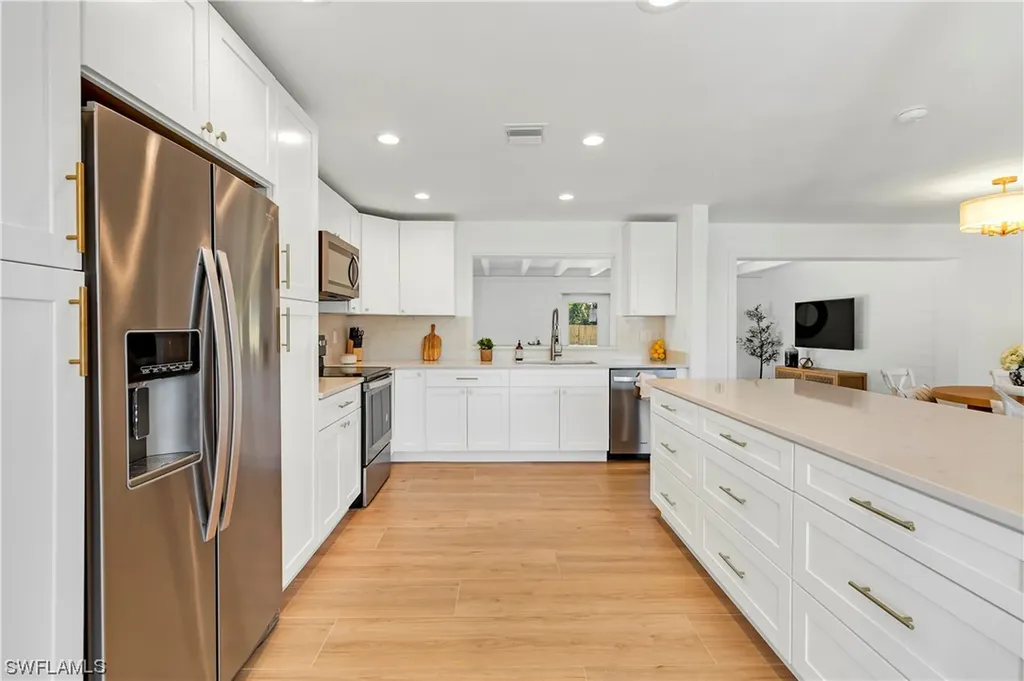1530 Mandarin Road Naples FL 34102