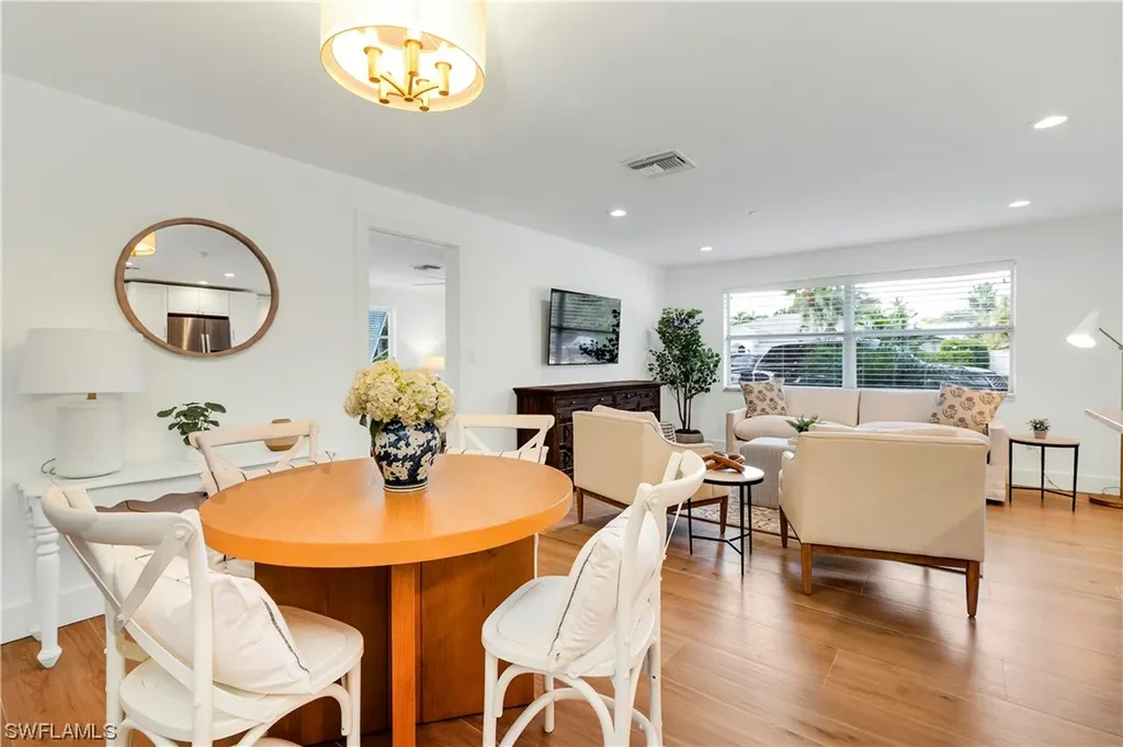 1530 Mandarin Road Naples FL 34102