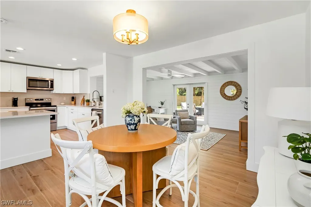 1530 Mandarin Road Naples FL 34102