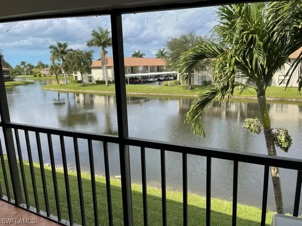 Naples FL, 4610 Chantelle Drive, Unit P202