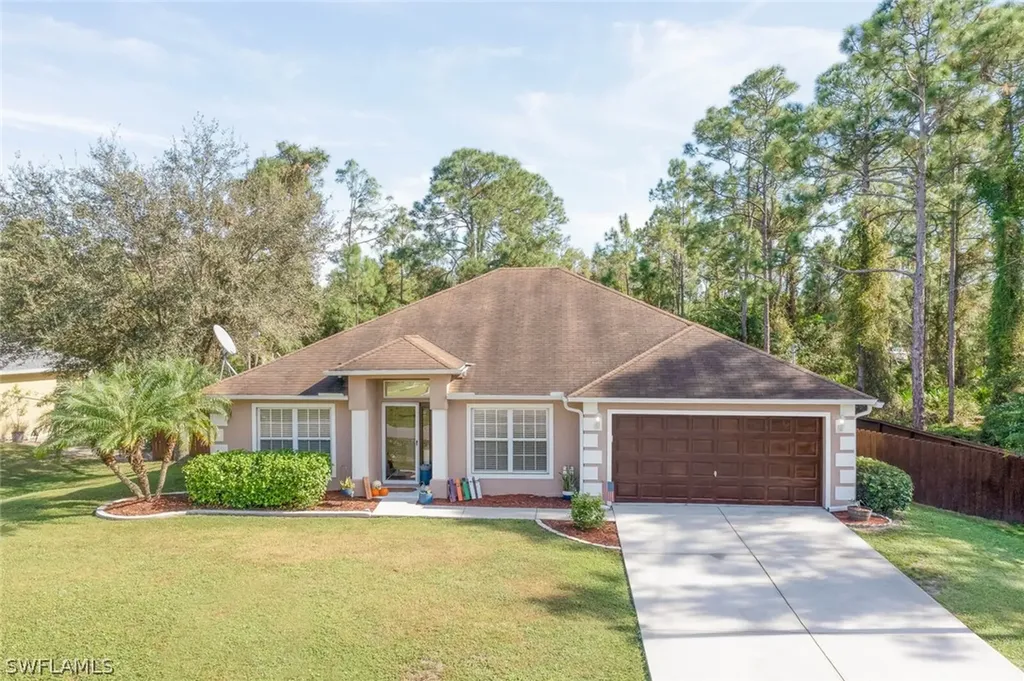 809 Grenada Avenue Lehigh Acres FL 33974