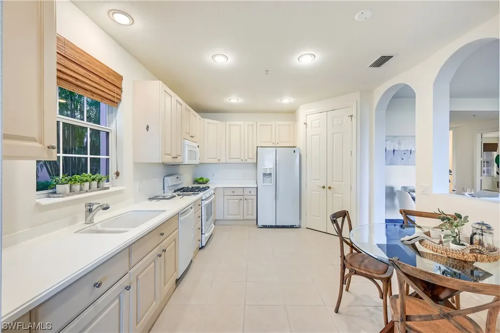 3181 Aviamar Circle Naples FL 34114