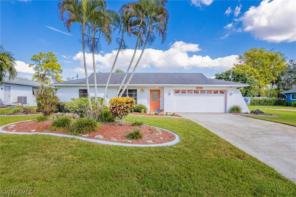 4205 SE 1st Court Cape Coral FL 33904