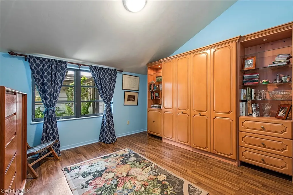 368 Edgemere Way N Naples FL 34105