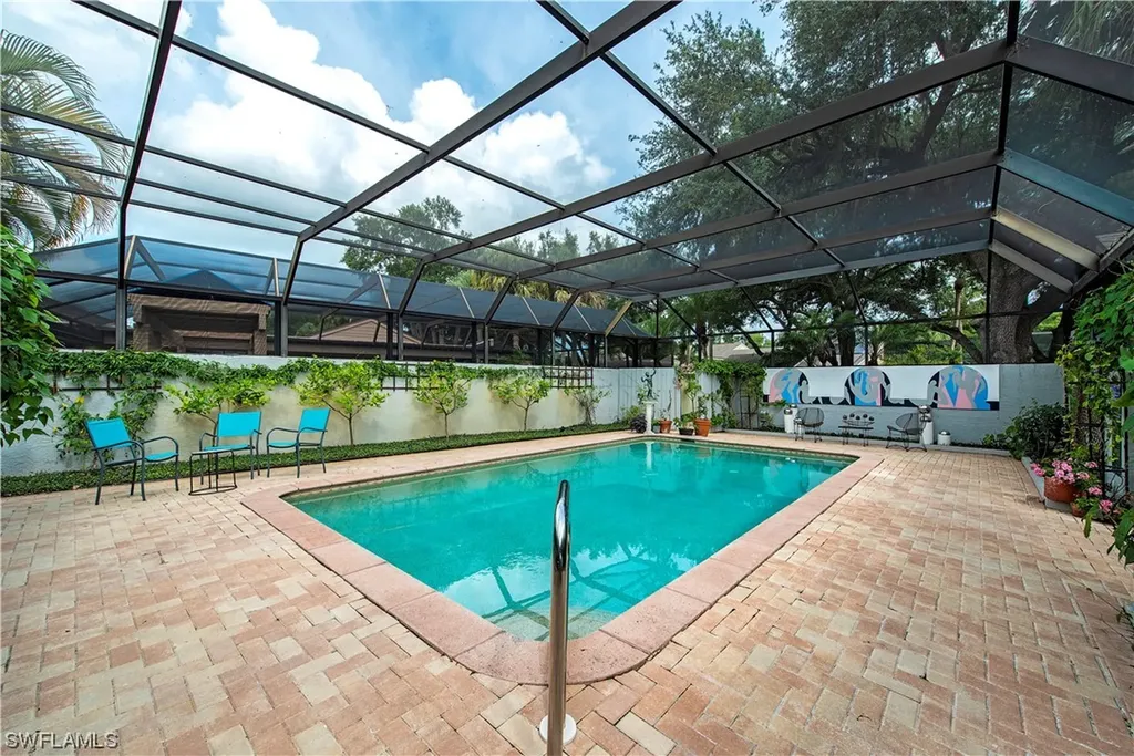 368 Edgemere Way N Naples FL 34105