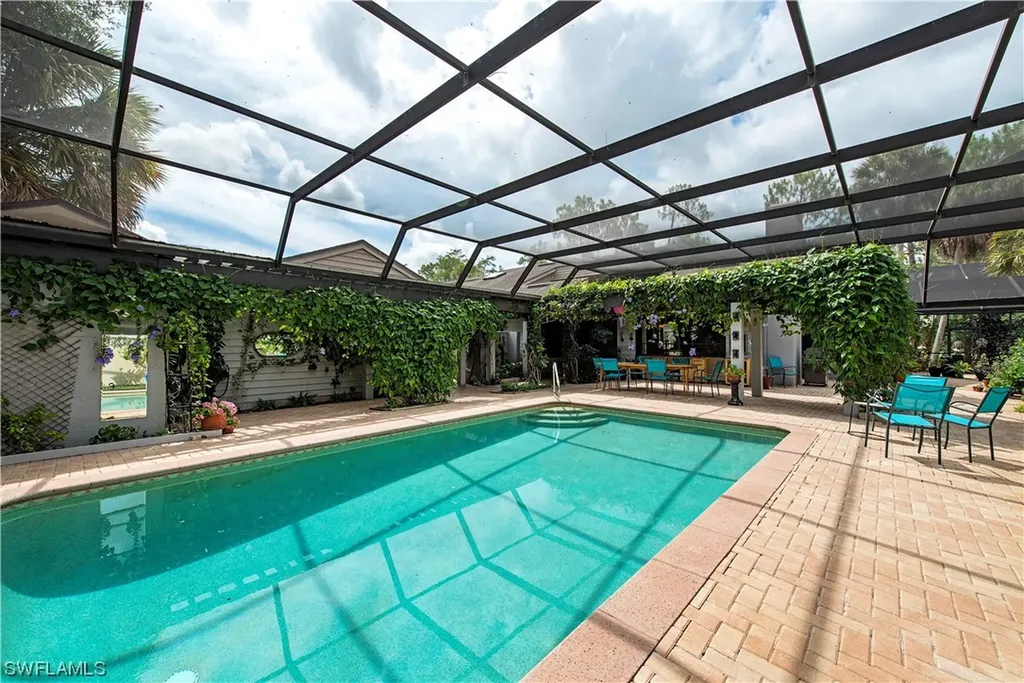 368 Edgemere Way N Naples FL 34105